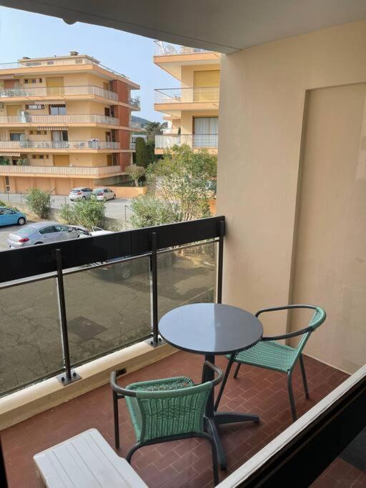 Proche Mer Et Centre Appart 2 Pieces Wifi&Clim Sainte-Maxime Exterior foto