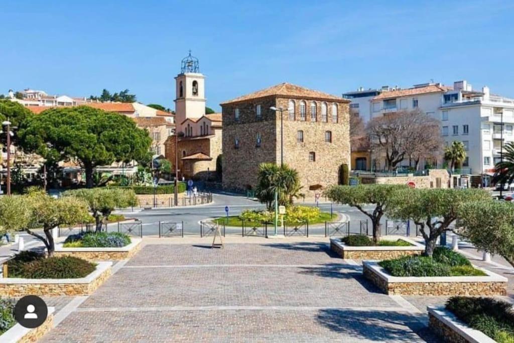 Proche Mer Et Centre Appart 2 Pieces Wifi&Clim Sainte-Maxime Exterior foto